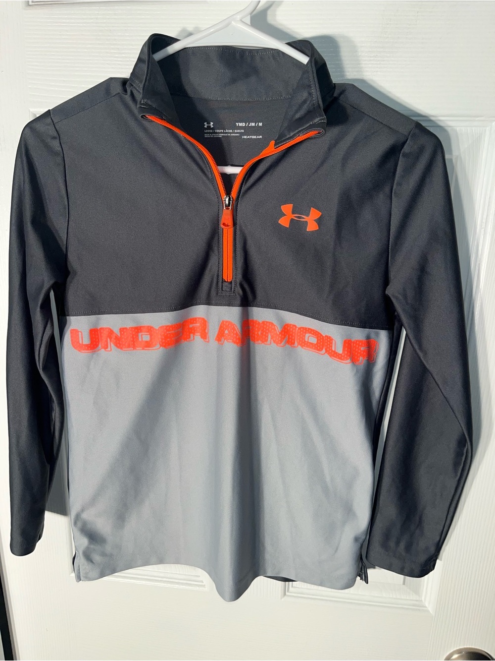 Boy’s Boys UA Under Armour 1/4 zip size Medium M Gray Orange